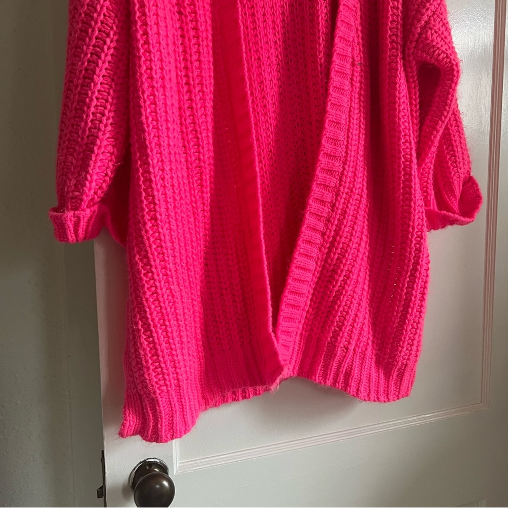 Silence + Noise Neon Pink Chunky Ally Cardigan Urban Outfitters - Picture 2 of 13
